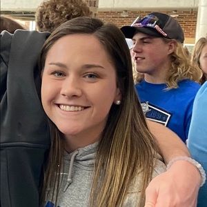 Meet your Posher, Claire